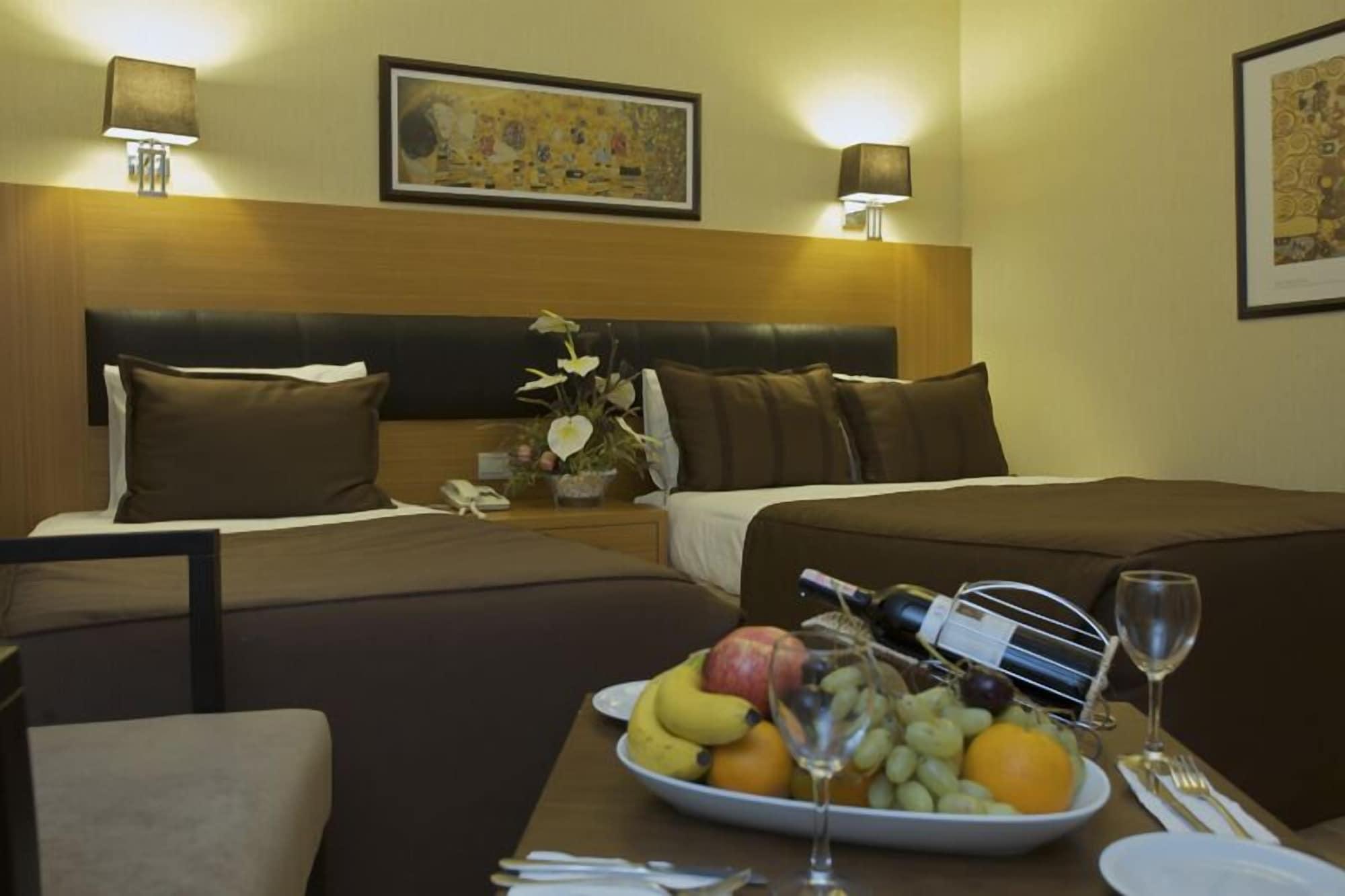 Mirilayon Hotel - Old Town Istanbul Bagian luar foto