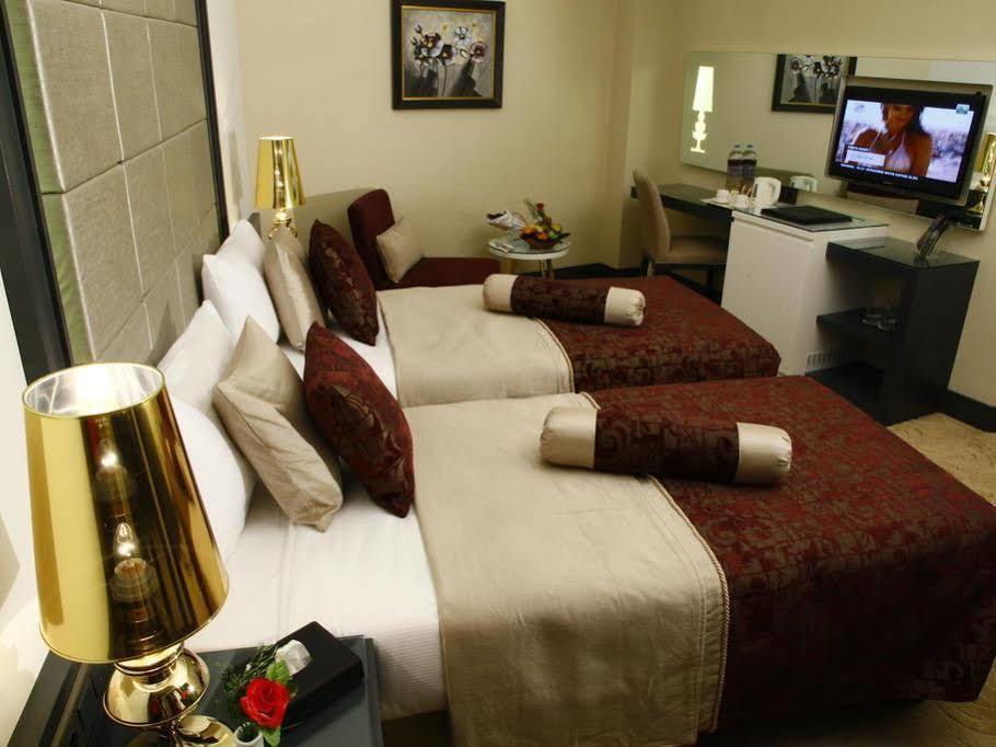 Mirilayon Hotel - Old Town Istanbul Bagian luar foto
